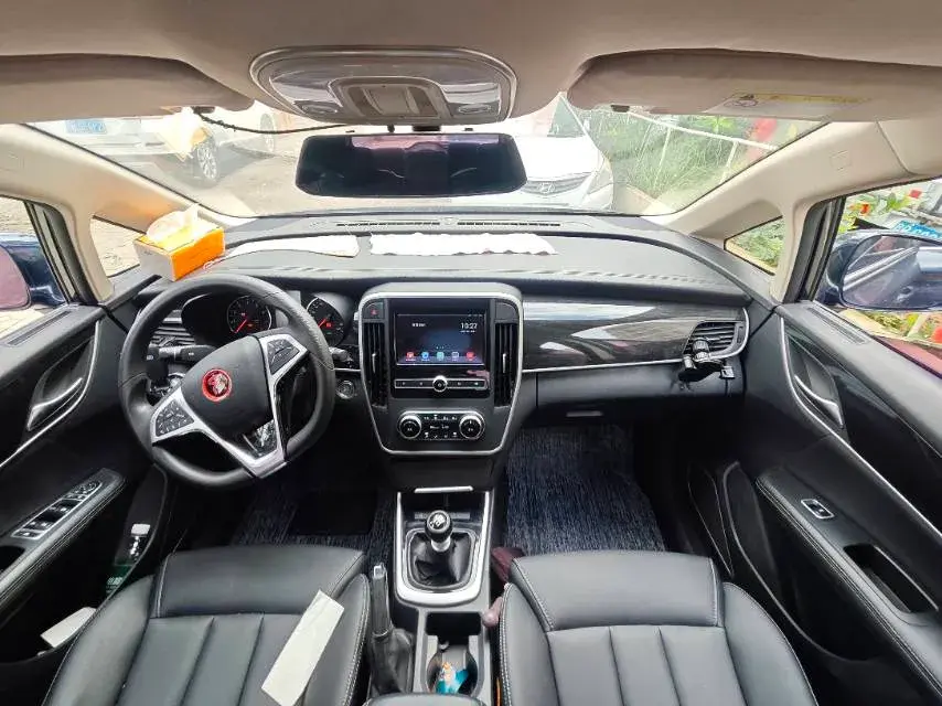 2017 BYD SONG thumbnail 4