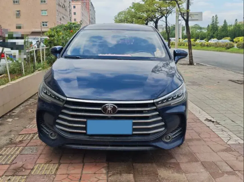 2017 BYD SONG thumbnail 2