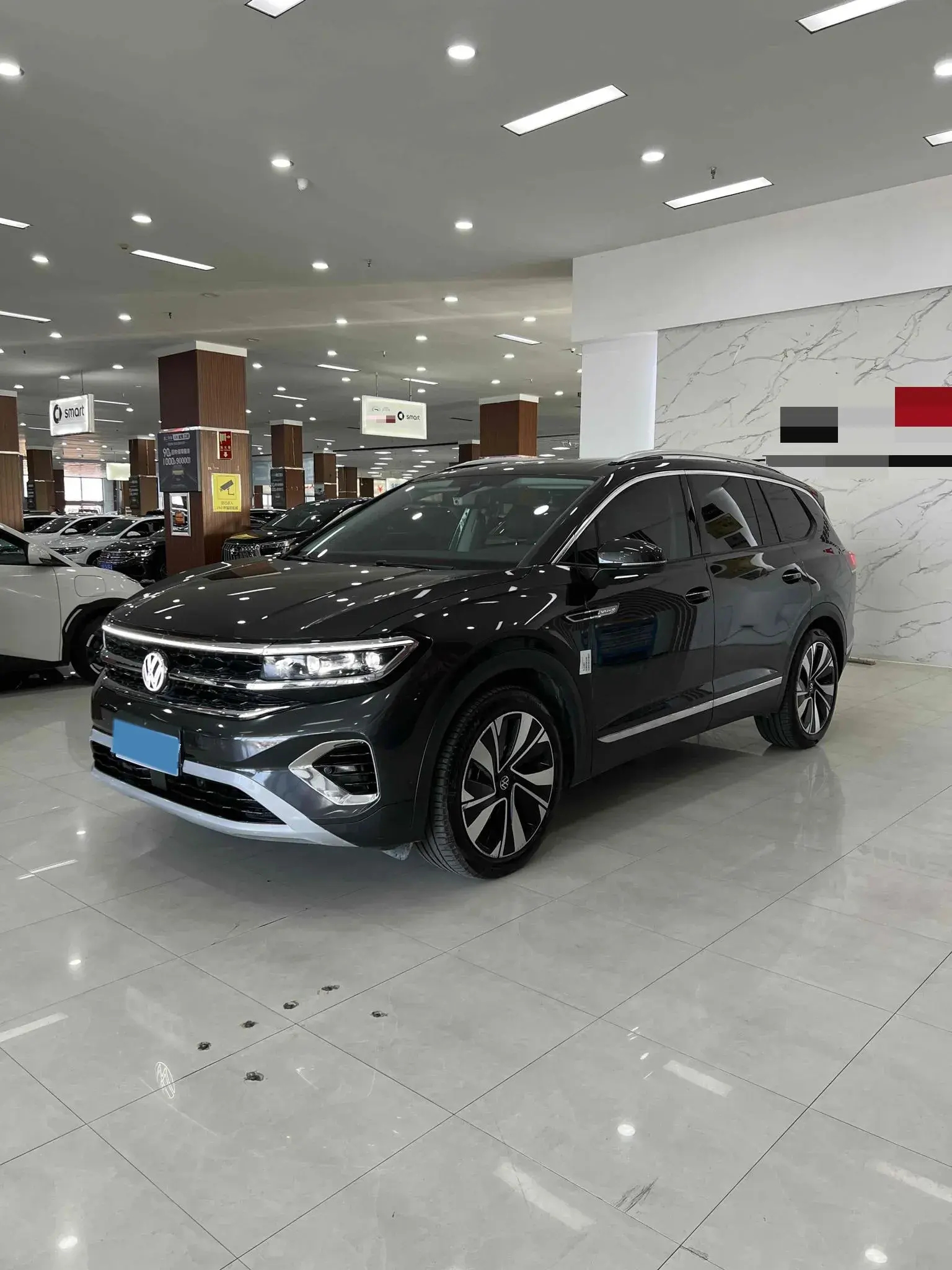 2023 VOLKSWAGEN TALAGON view 1