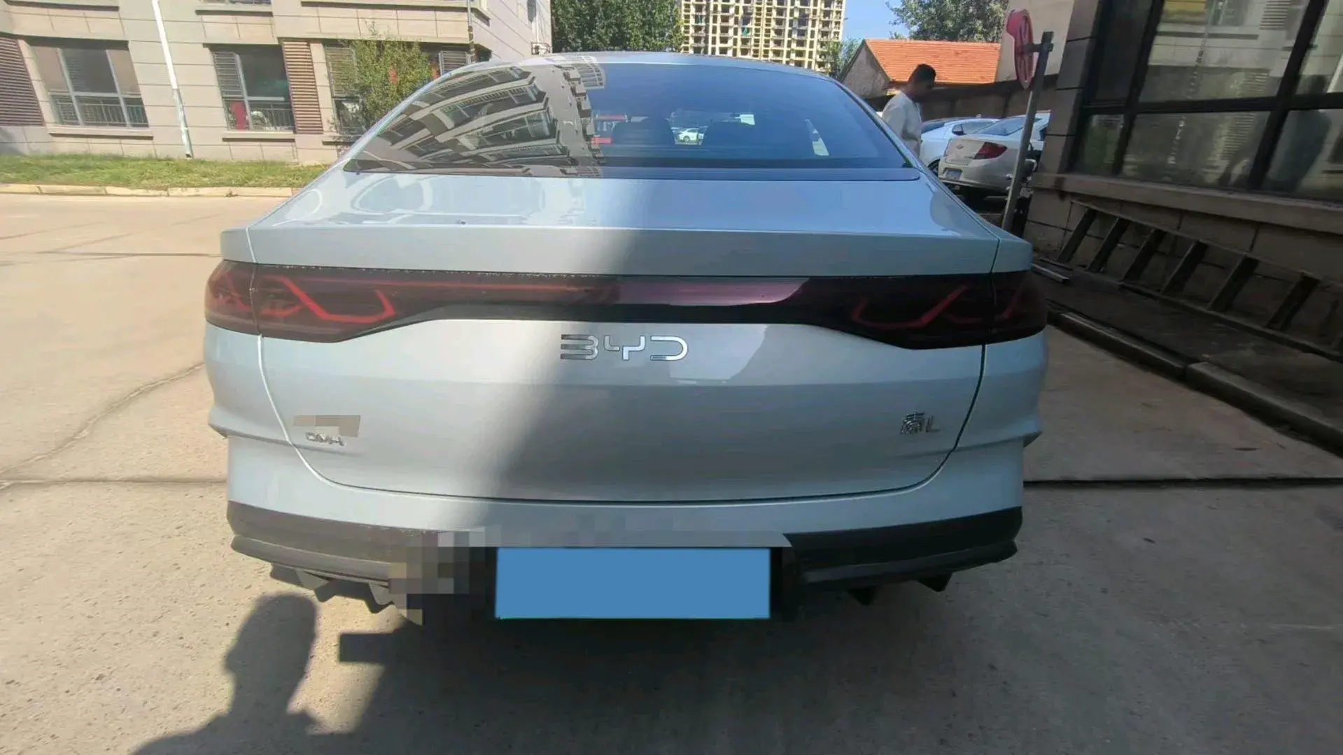 2024 BYD QINL thumbnail 4