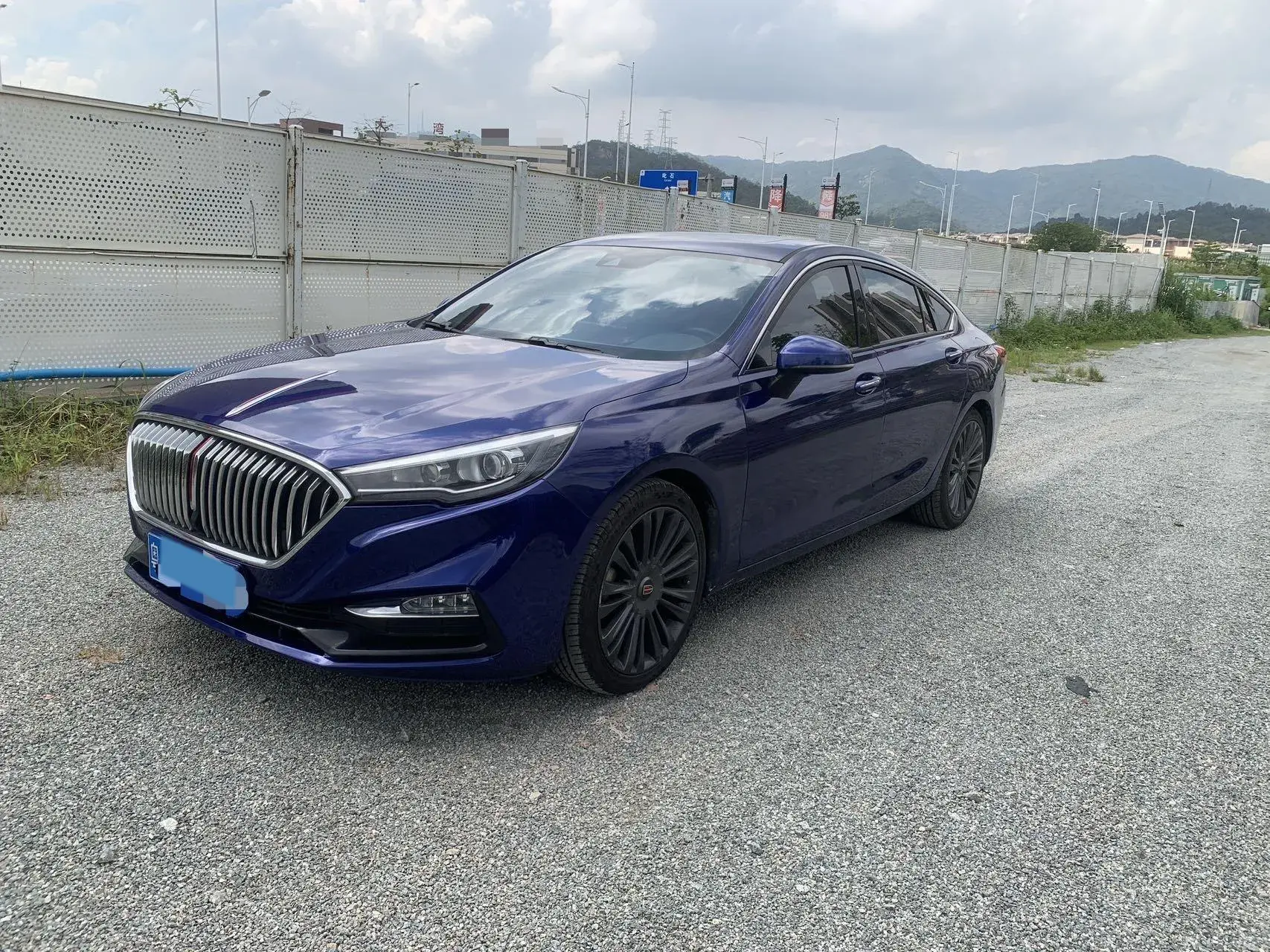 2020 HONGQI H5 view 1
