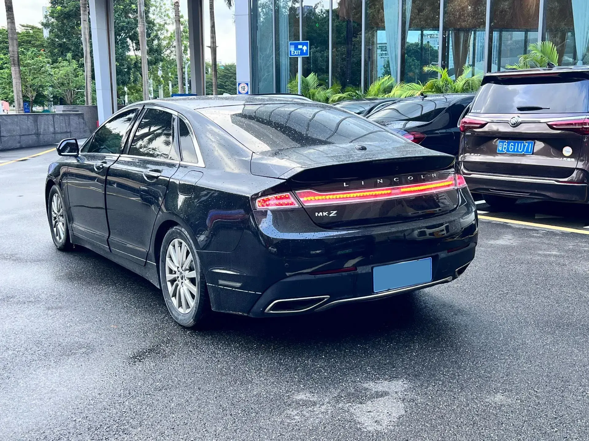 2019 LINCOLN MKZ thumbnail 4