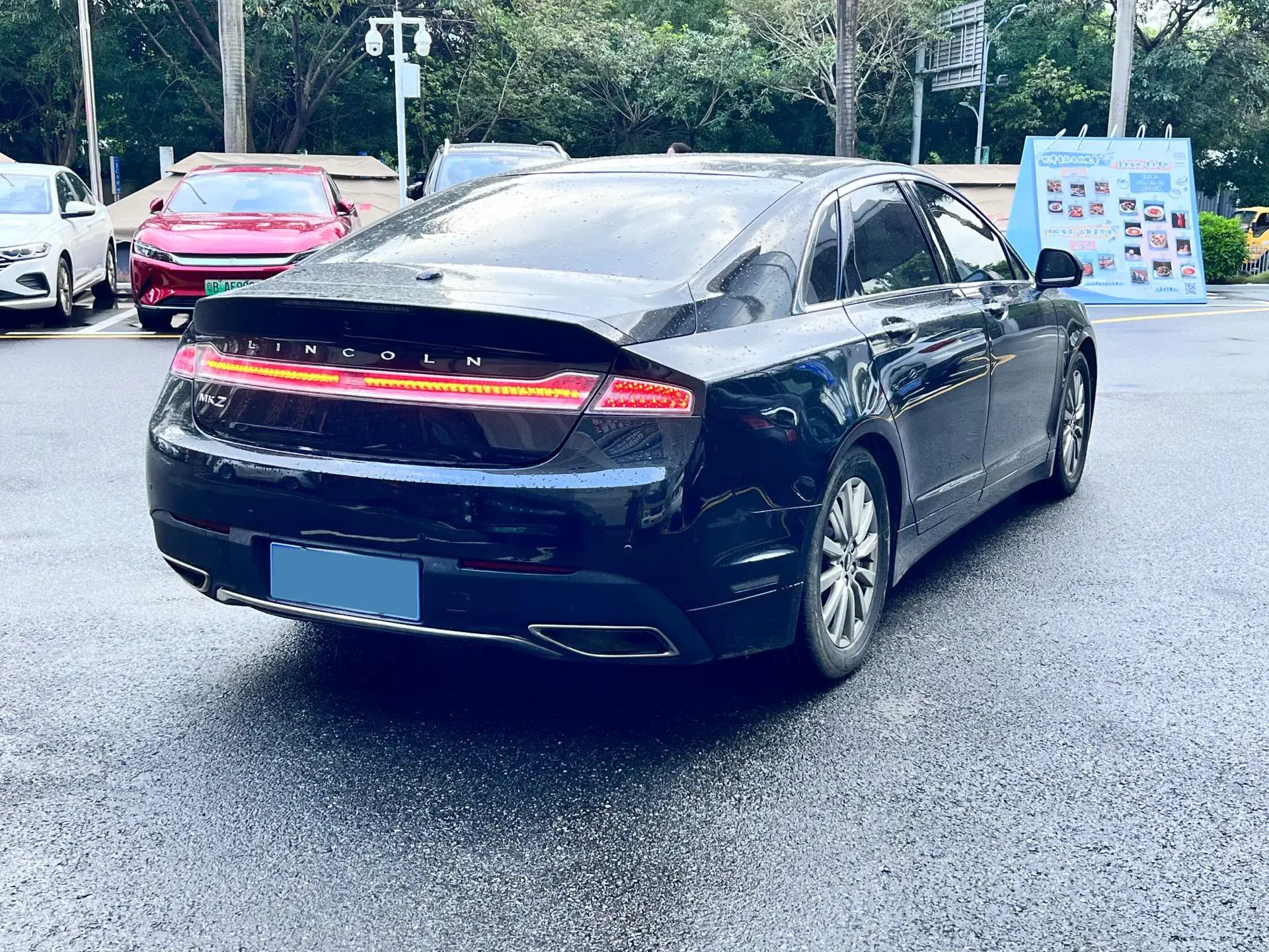 2019 LINCOLN MKZ thumbnail 3