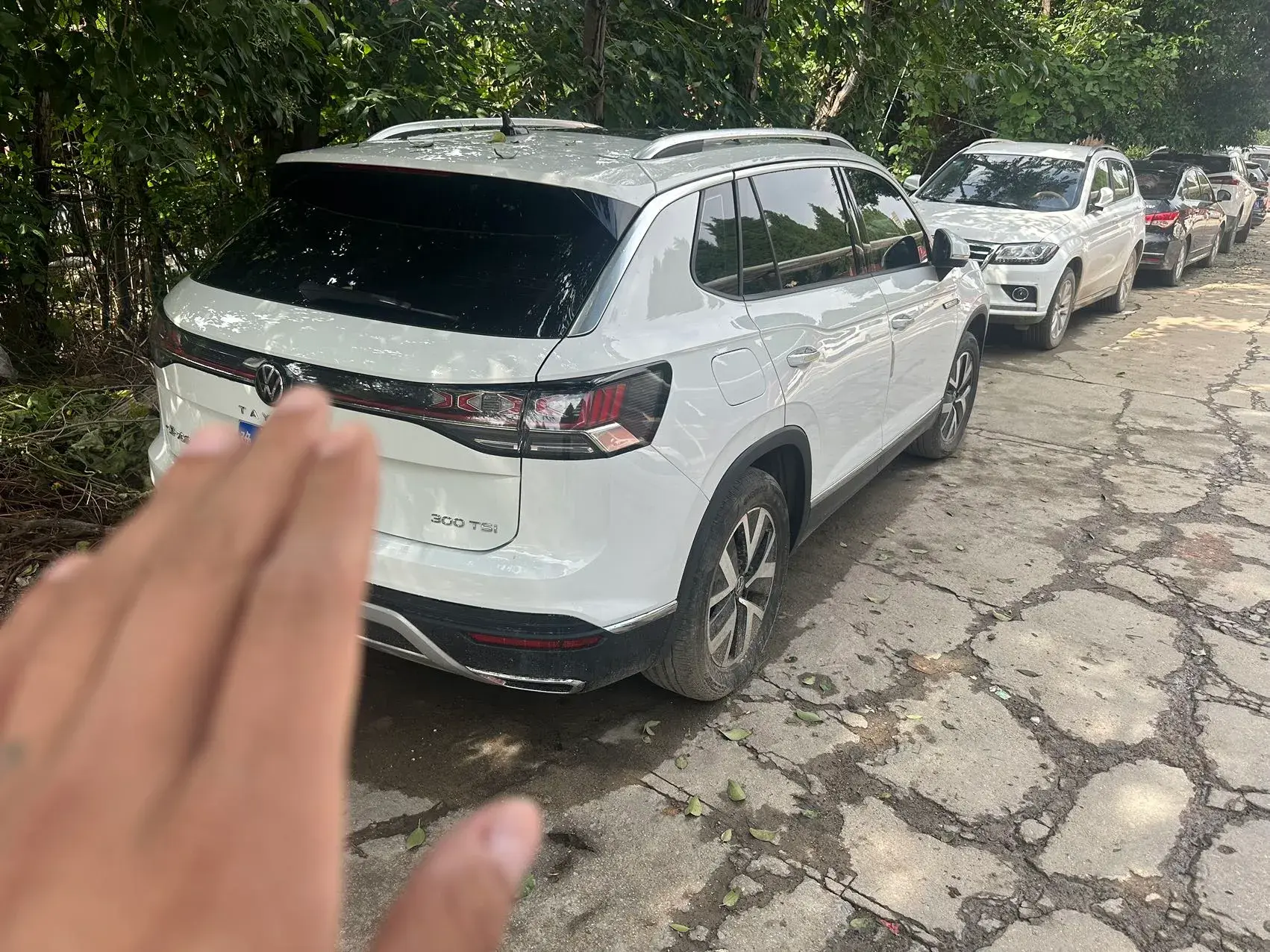 2024 VOLKSWAGEN TAYRON thumbnail 4