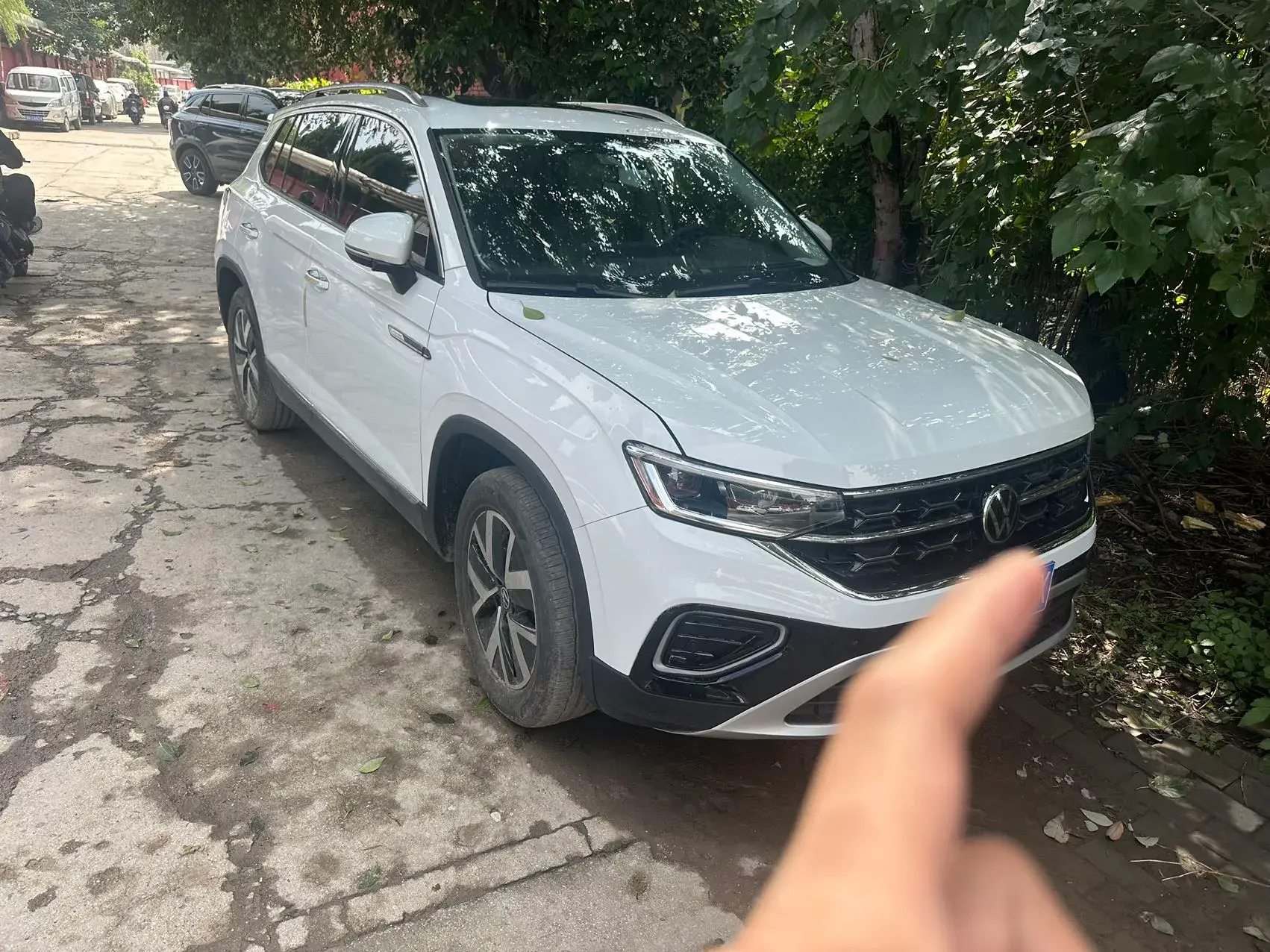 2024 VOLKSWAGEN TAYRON thumbnail 2