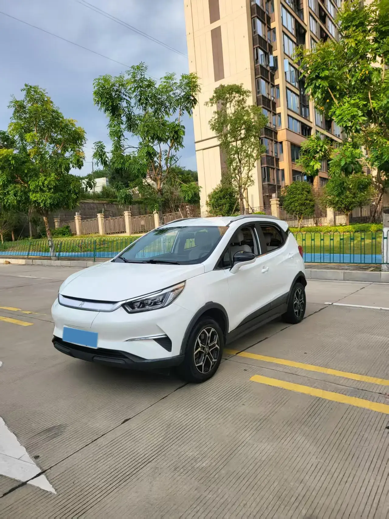 2021 BYD YUAN view 1