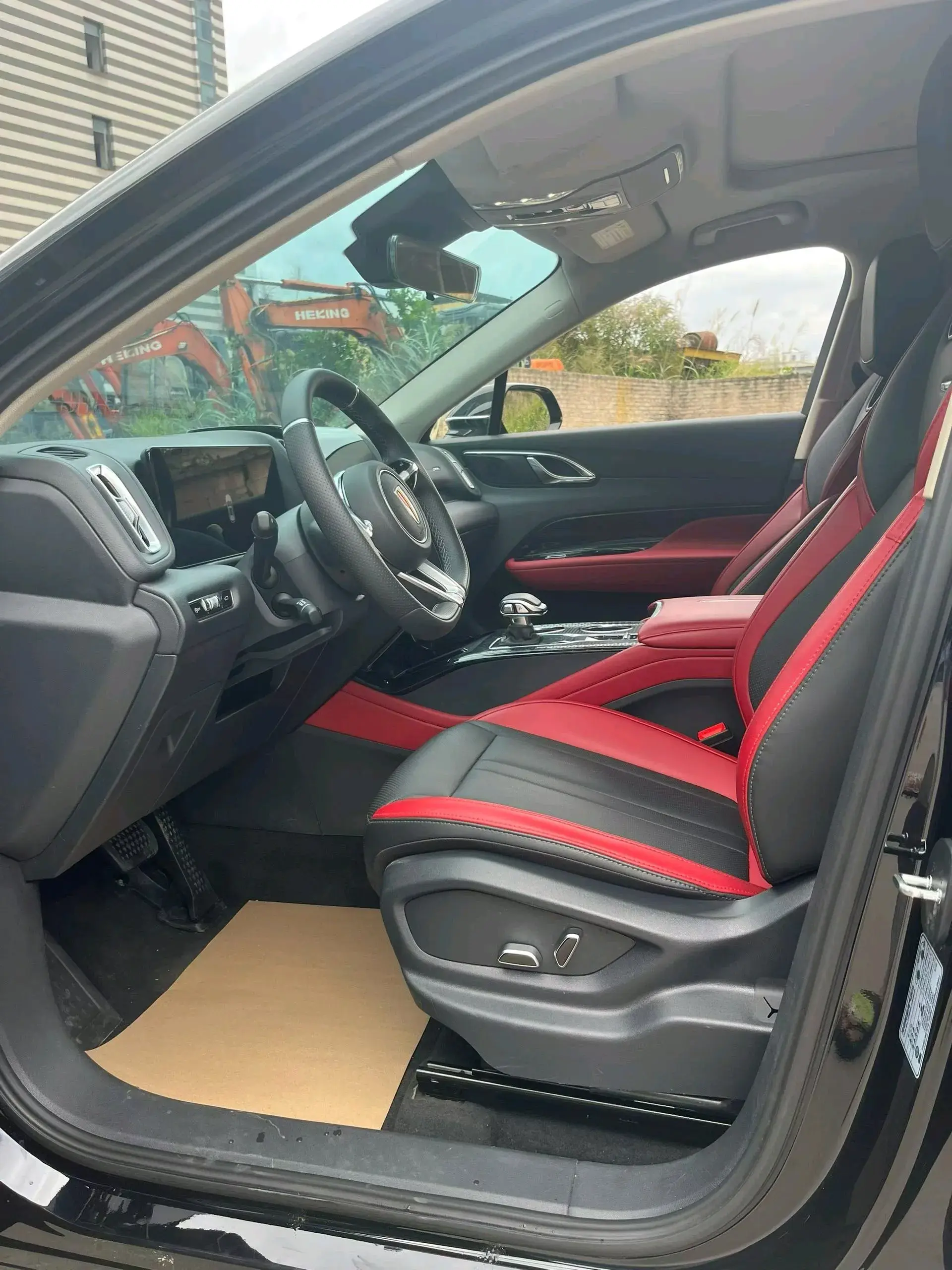 2023 HONGQI HS3 thumbnail 4