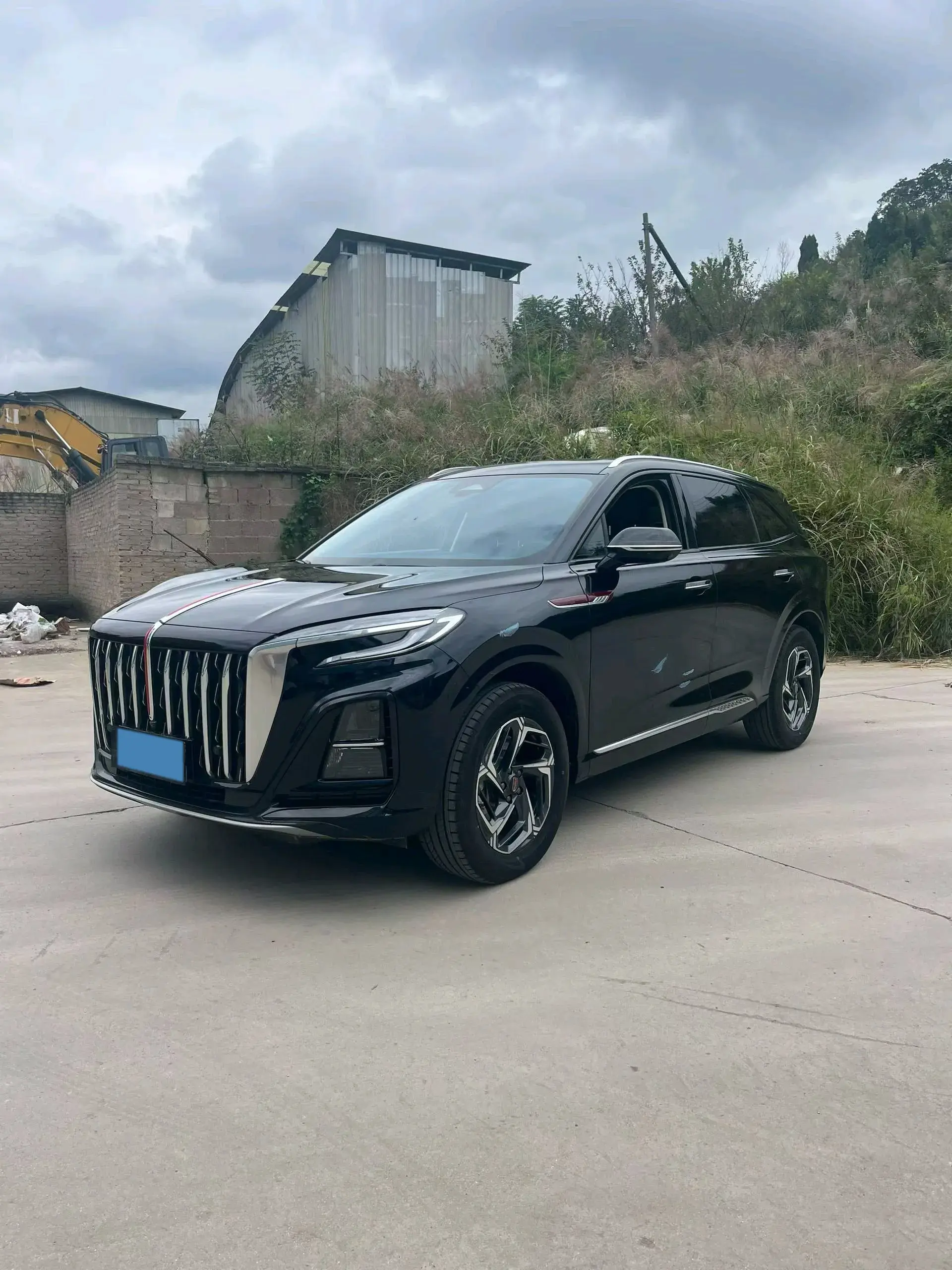 2023 HONGQI HS3 view 1