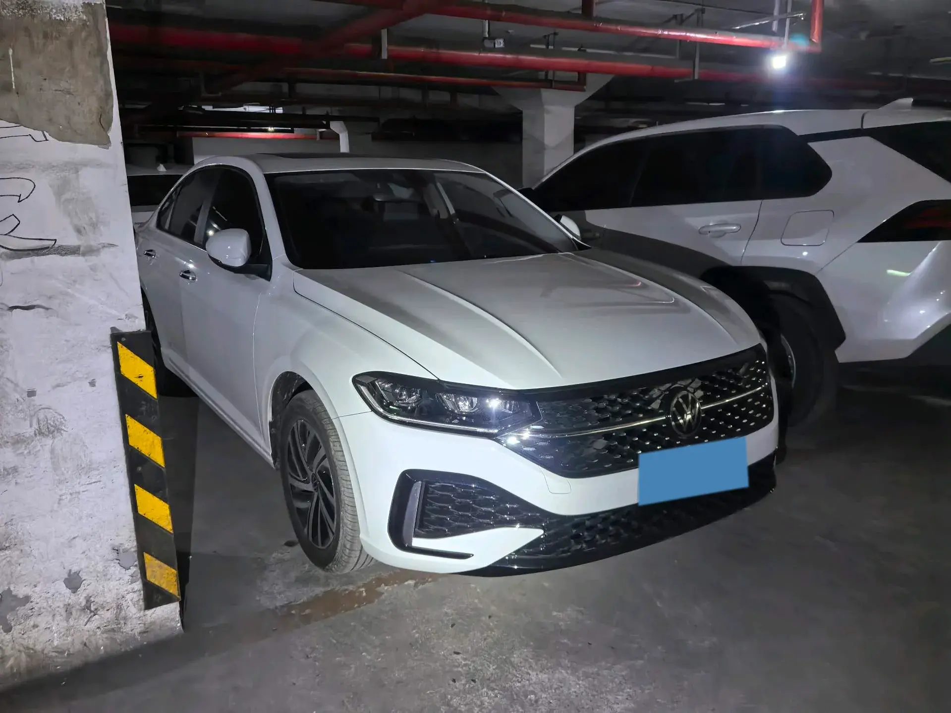 2024 VOLKSWAGEN LAVIDA thumbnail 3