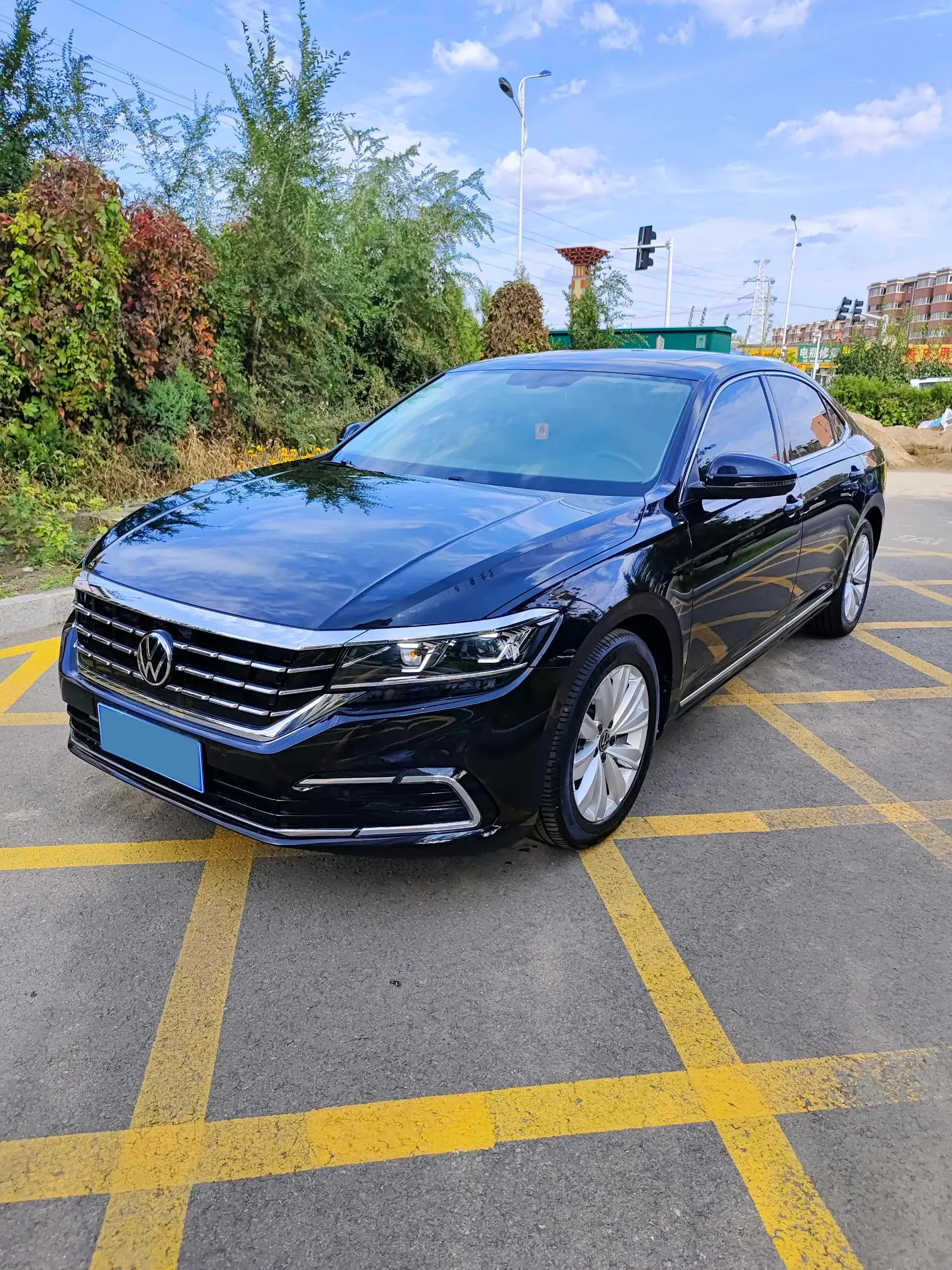 2021 VOLKSWAGEN PASSAT view 1