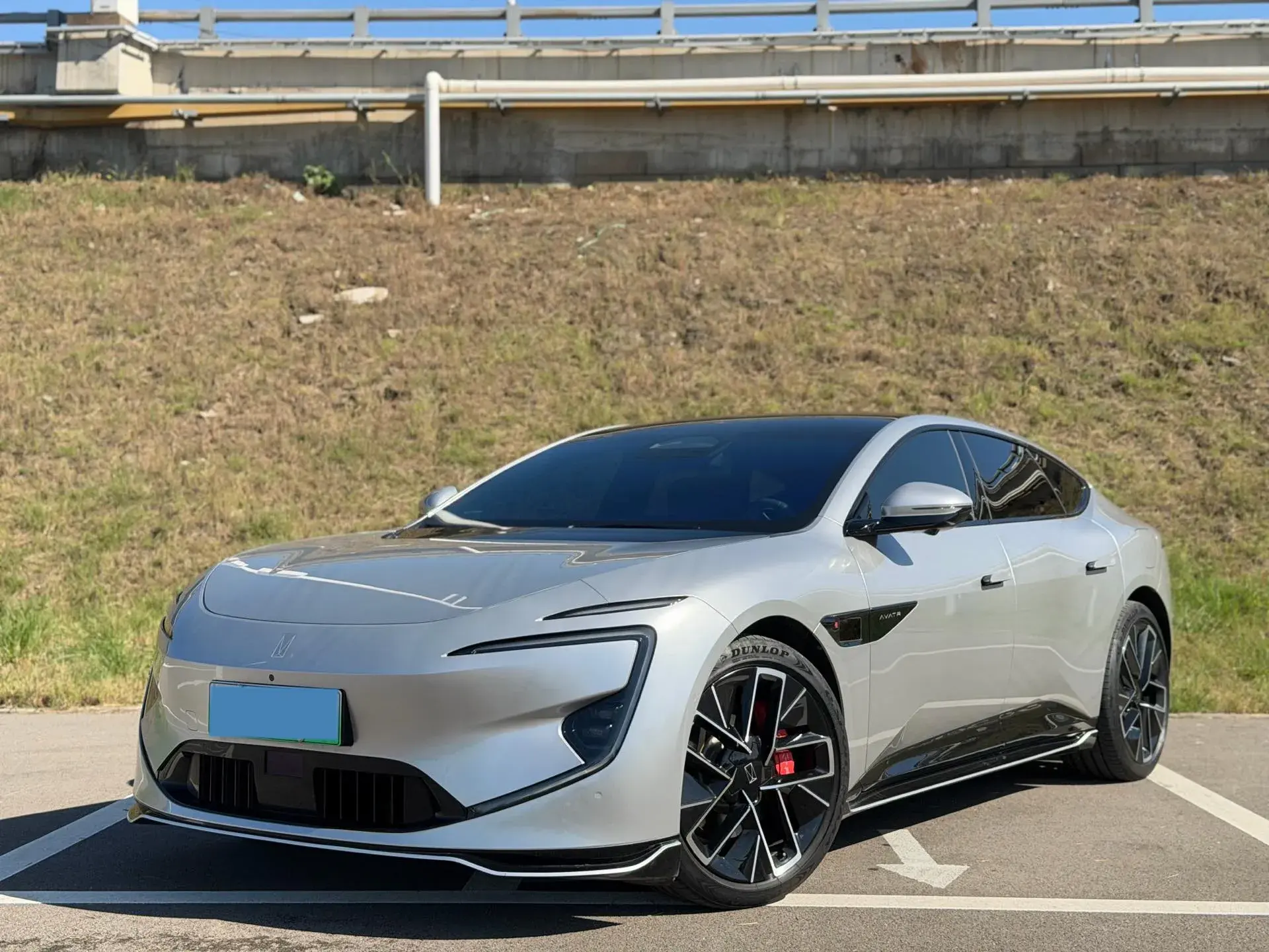 2023 AVATR 12 view 1