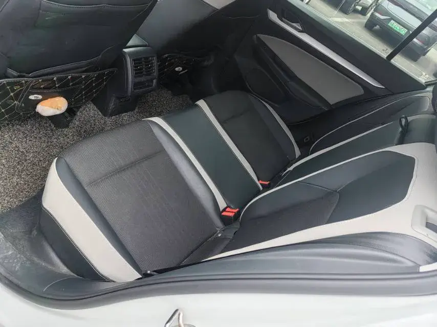 2021 VOLKSWAGEN GOLF thumbnail 4