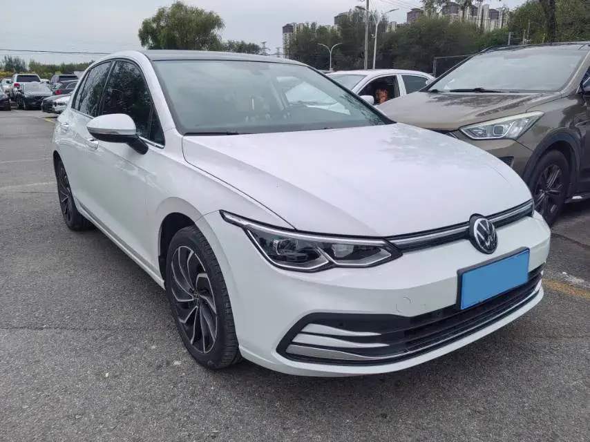 2021 VOLKSWAGEN GOLF thumbnail 2
