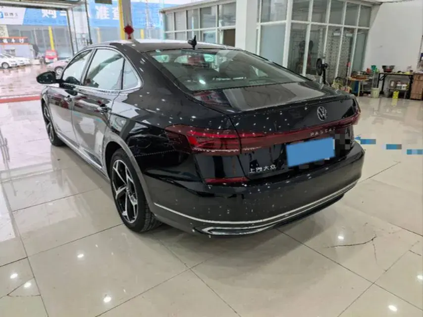 2022 VOLKSWAGEN PASSAT thumbnail 4