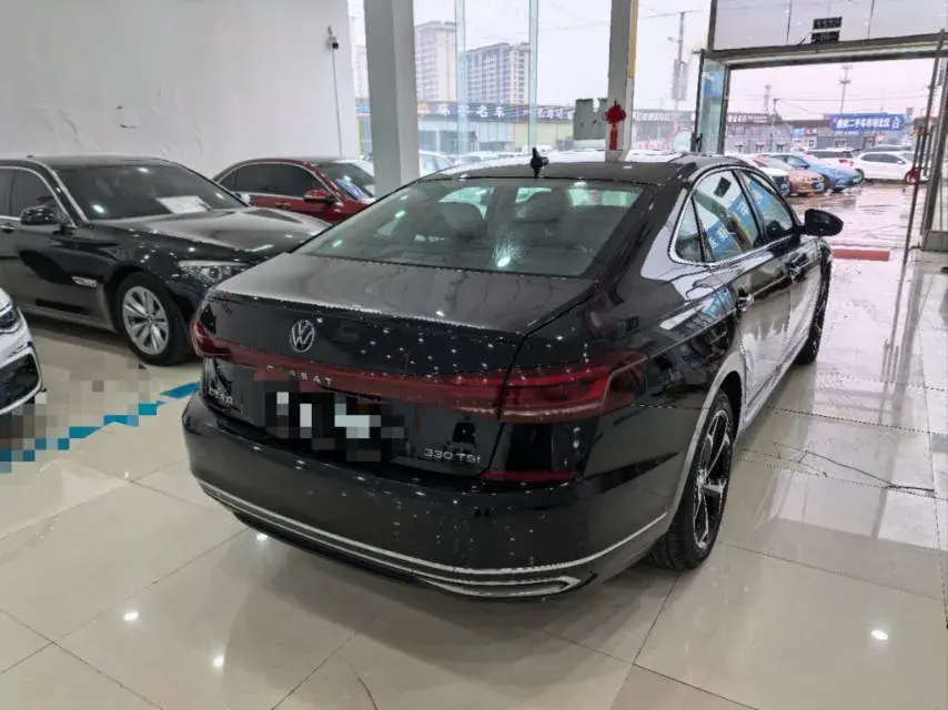 2022 VOLKSWAGEN PASSAT thumbnail 3