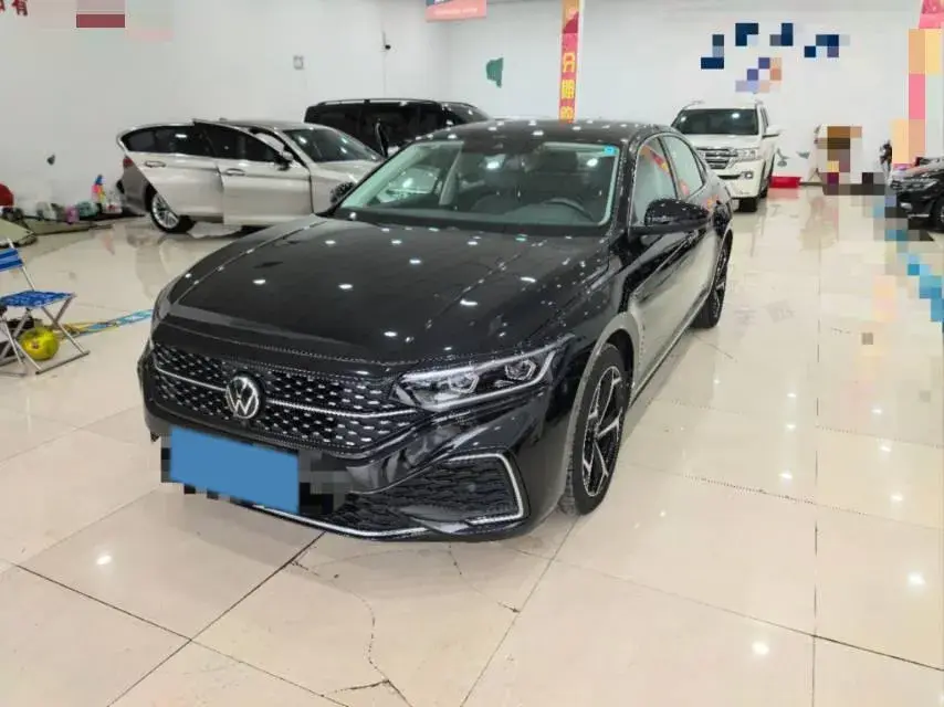 2022 VOLKSWAGEN PASSAT view 1