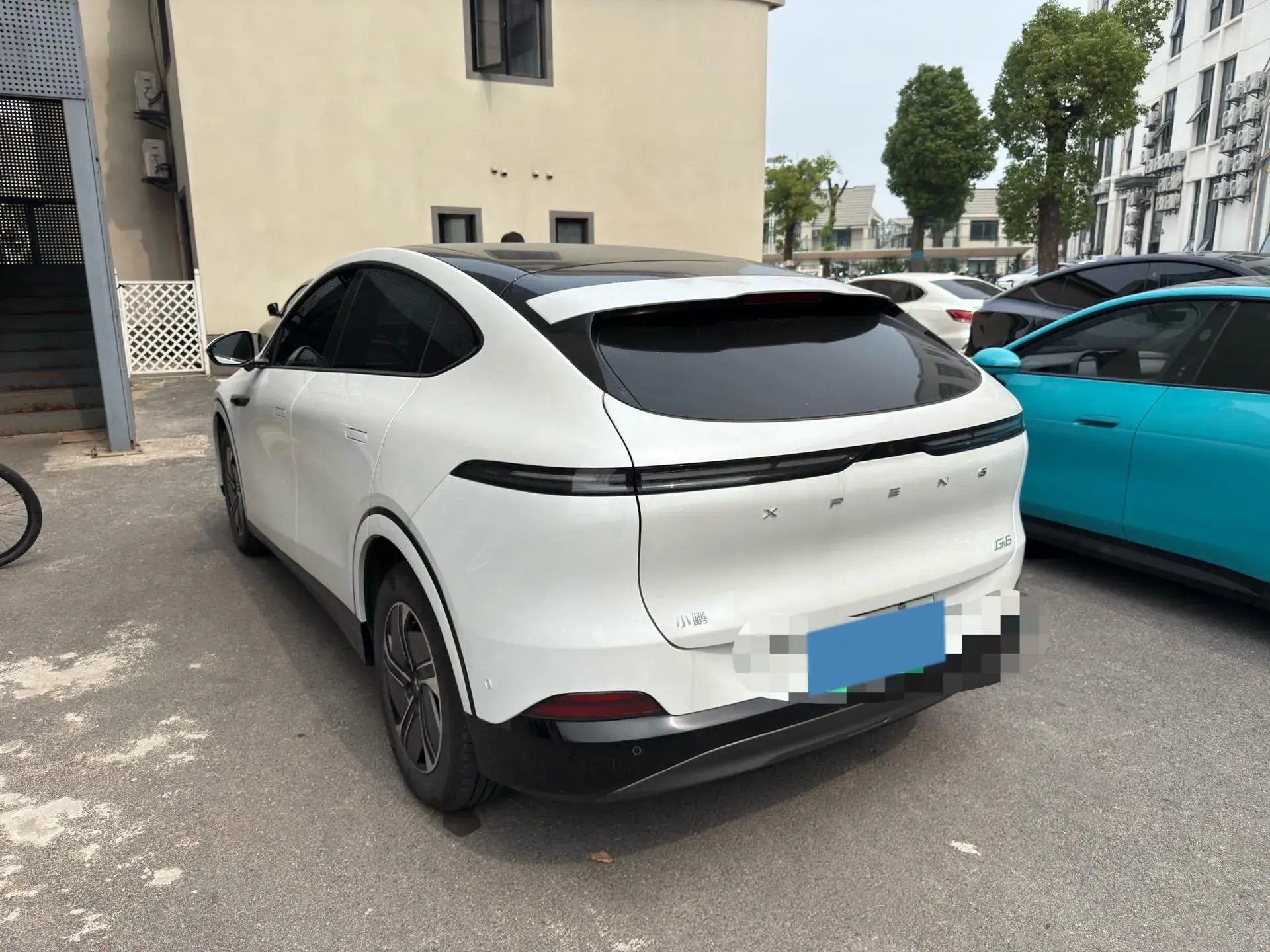 2023 XPENG G6 thumbnail 4