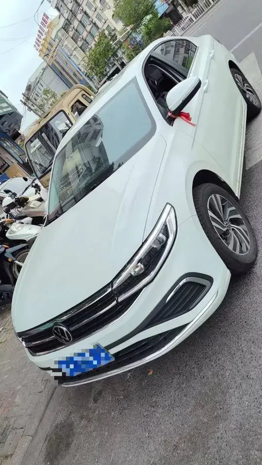 2025 VOLKSWAGEN BORA view 1