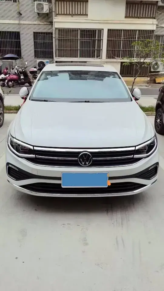 2025 VOLKSWAGEN BORA thumbnail 2