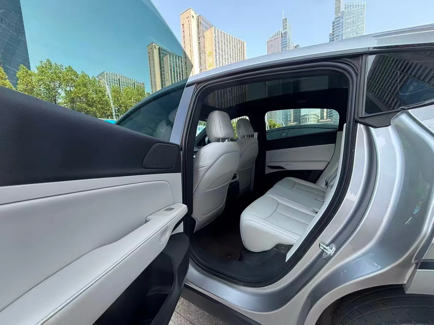 2023 XPENG G6 thumbnail 3