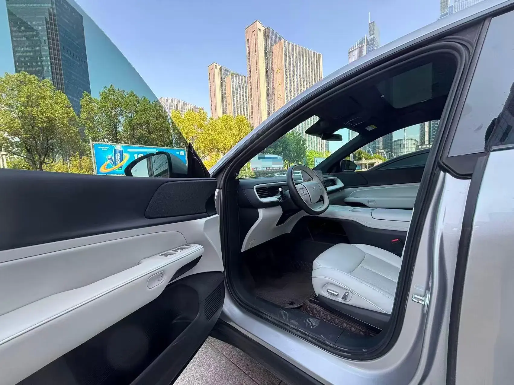 2023 XPENG G6 thumbnail 2