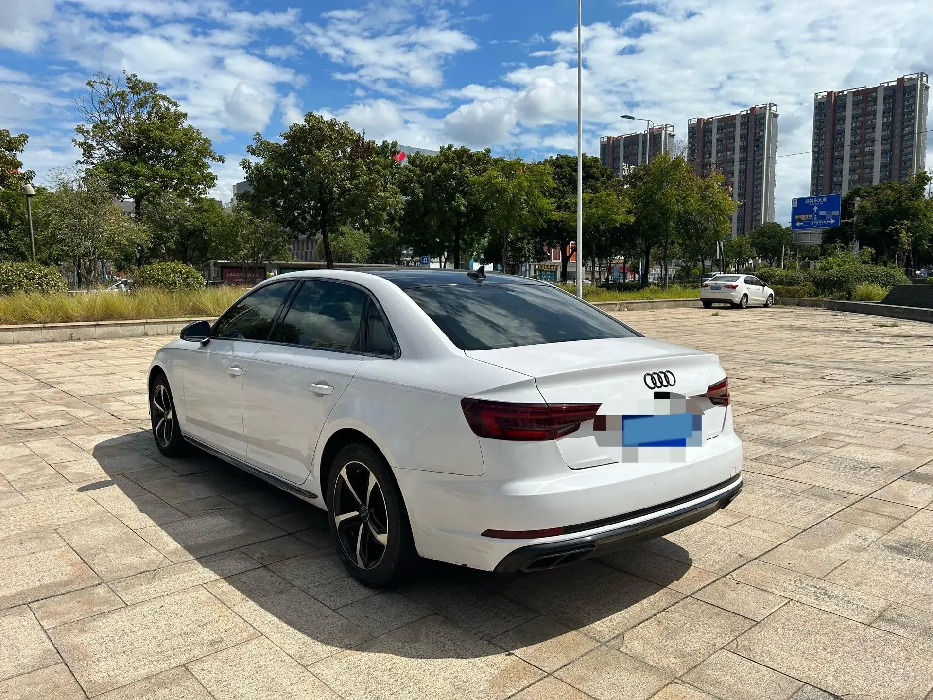 2019 AUDI A4L thumbnail 4