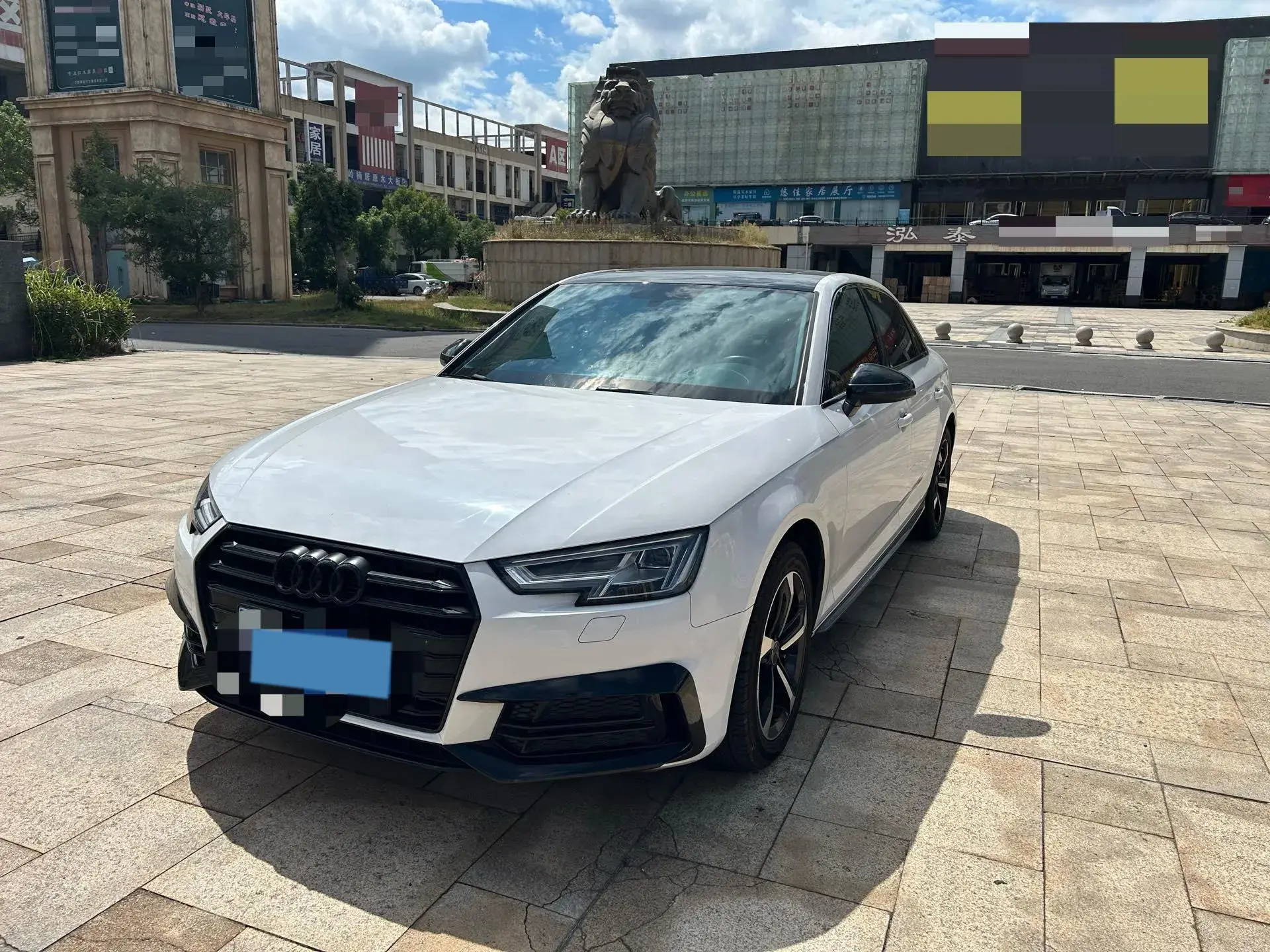 2019 AUDI A4L view 1