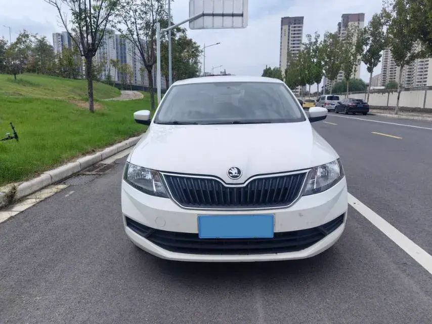 2018 SKODA RAPID thumbnail 2