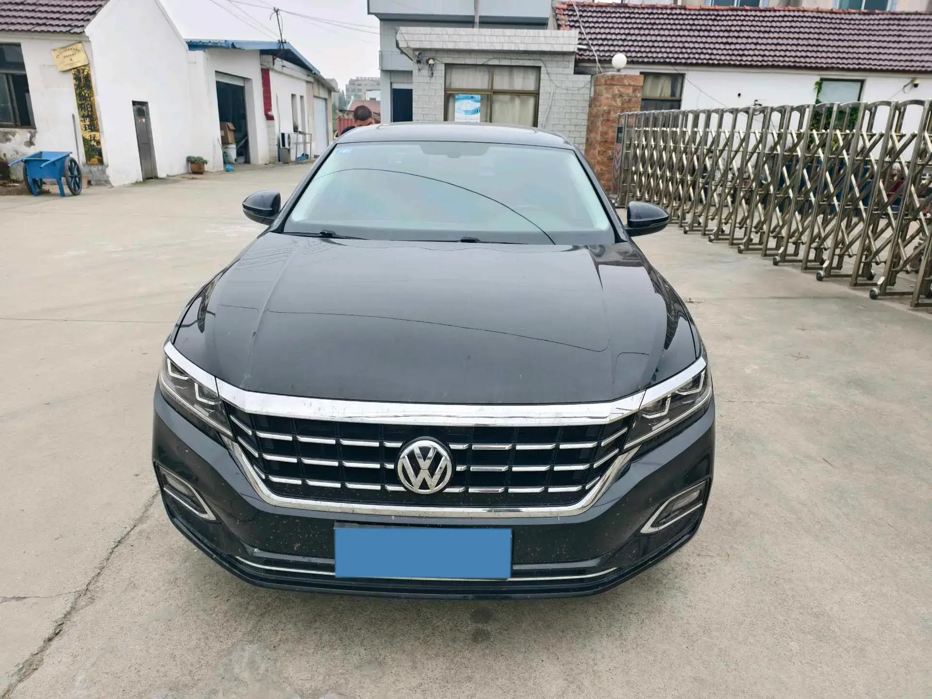 2019 VOLKSWAGEN PASSAT thumbnail 2