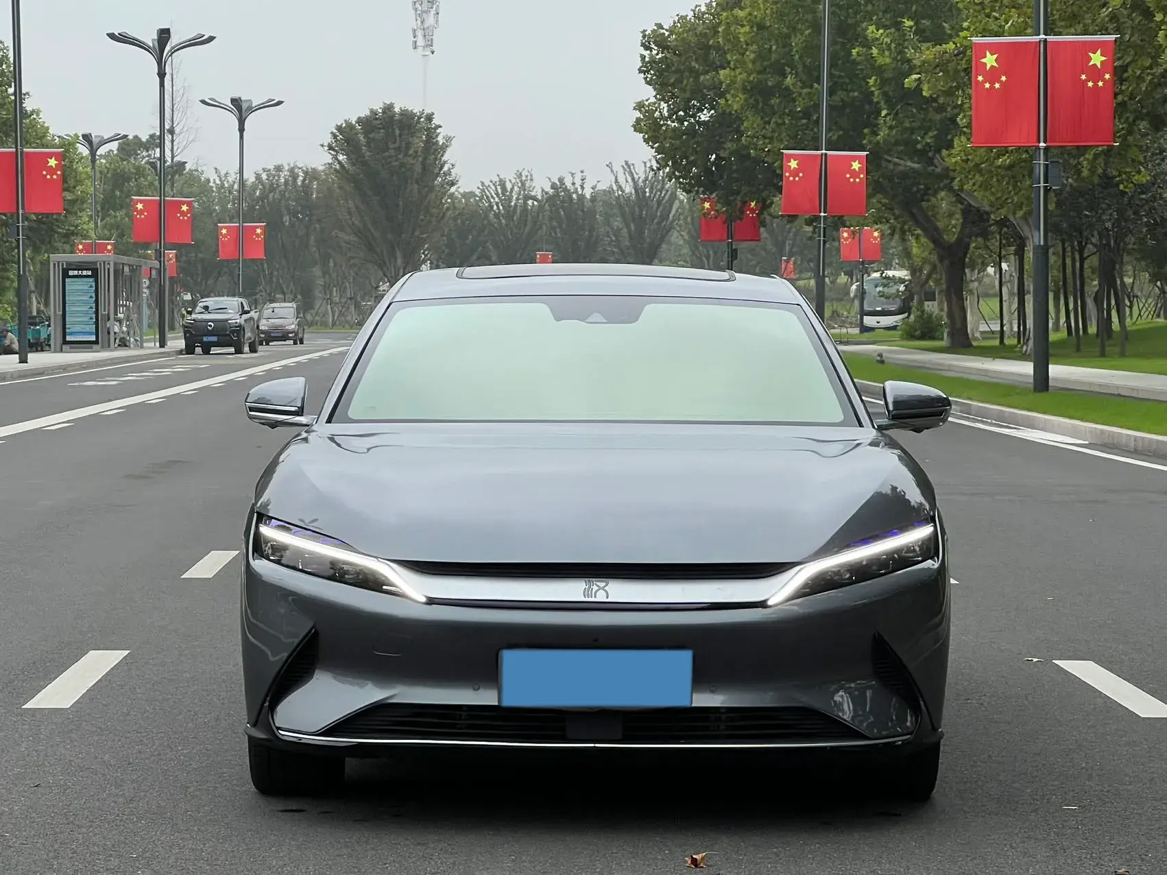 2021 BYD HAN thumbnail 2