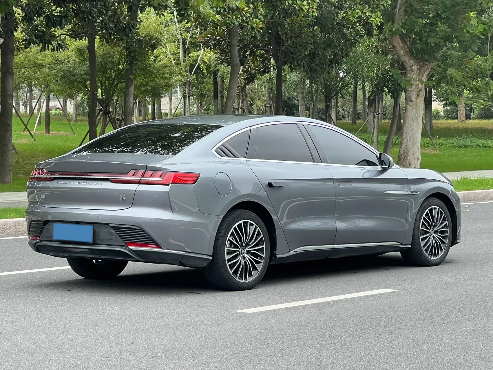 2021 BYD HAN thumbnail 4