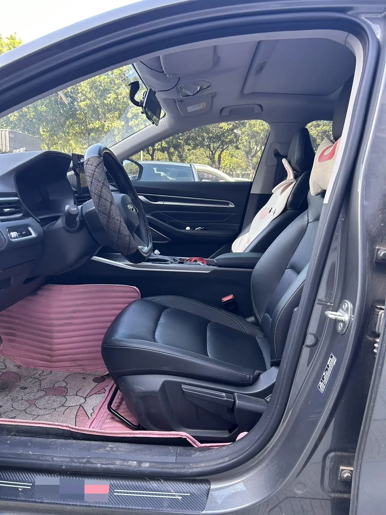 2023 GEELY EMGRAND thumbnail 4