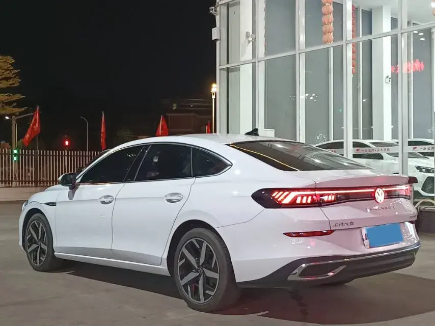 2023 VOLKSWAGEN LAMANDO thumbnail 4