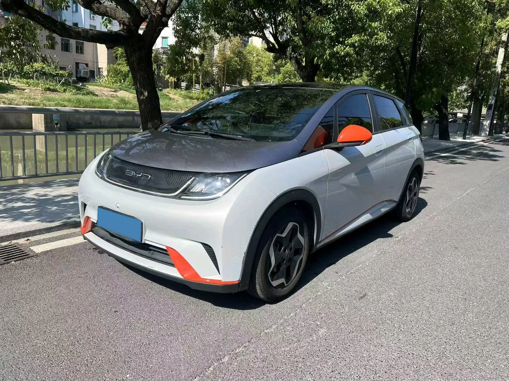 2021 BYD DOLPHIN view 1