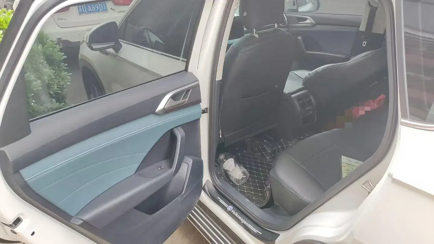 2023 VOLKSWAGEN THARU thumbnail 4