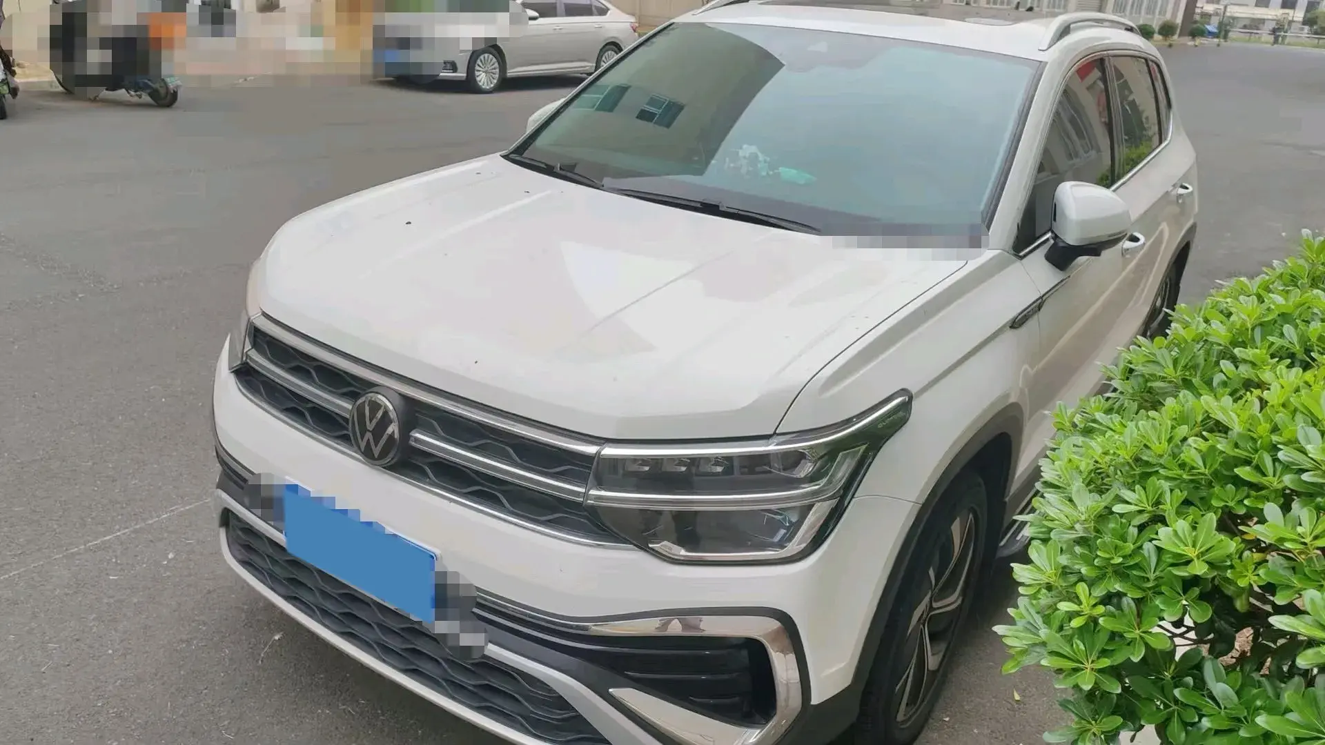 2023 VOLKSWAGEN THARU view 1