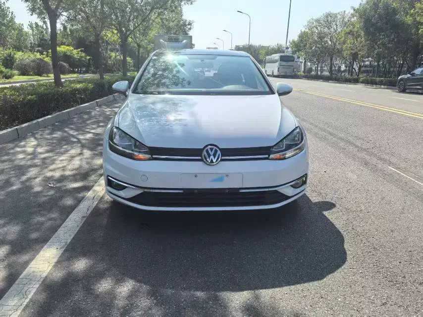 2018 VOLKSWAGEN GOLF thumbnail 2