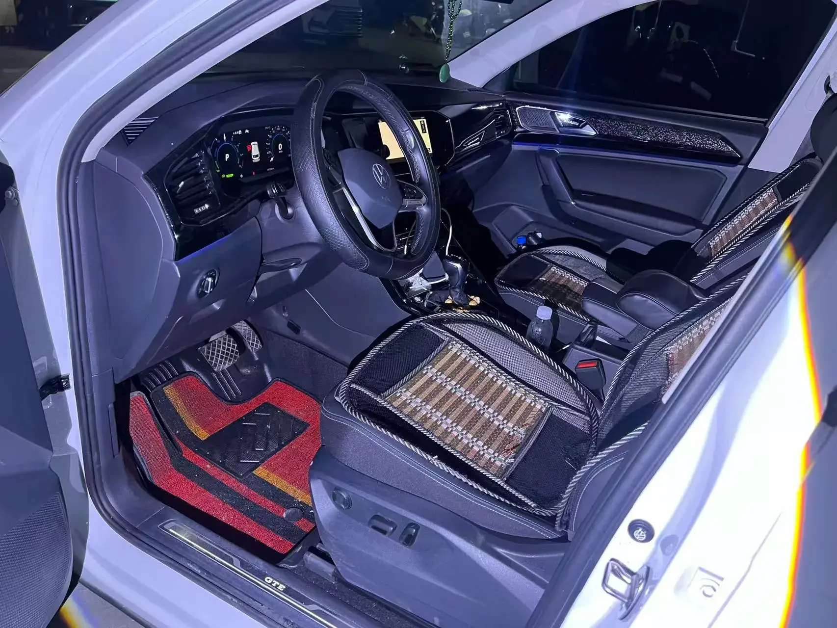 2020 VOLKSWAGEN TAYRON thumbnail 4