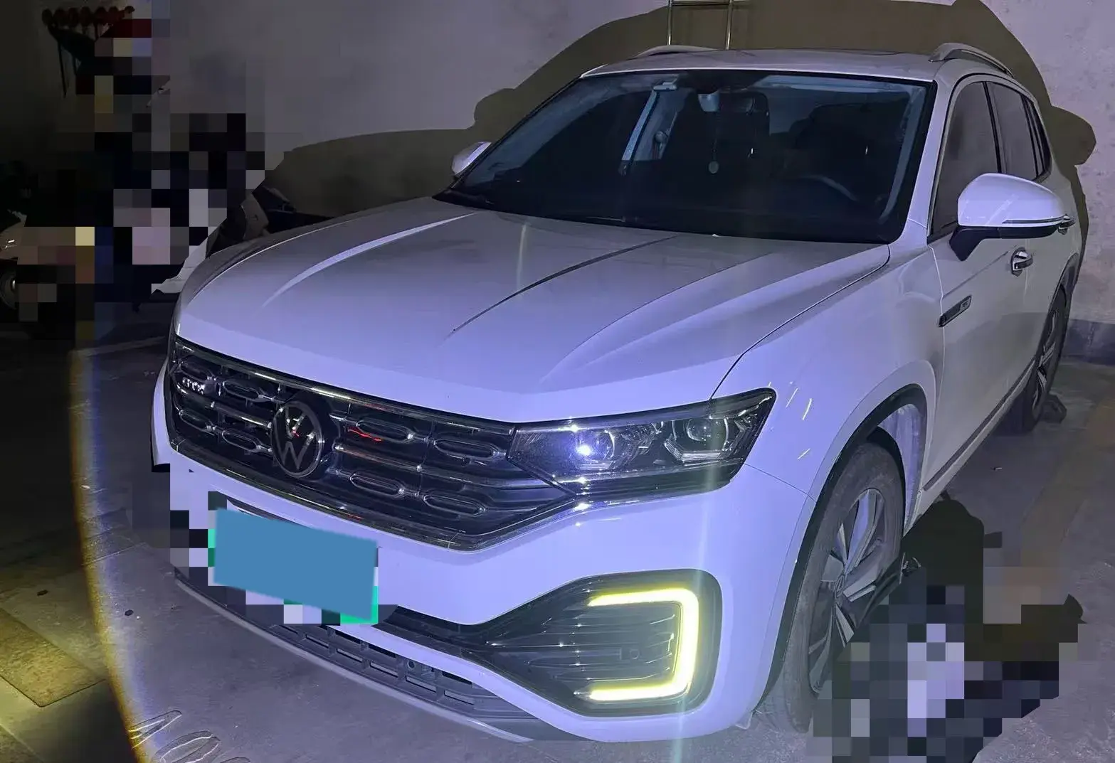 2020 VOLKSWAGEN TAYRON view 1