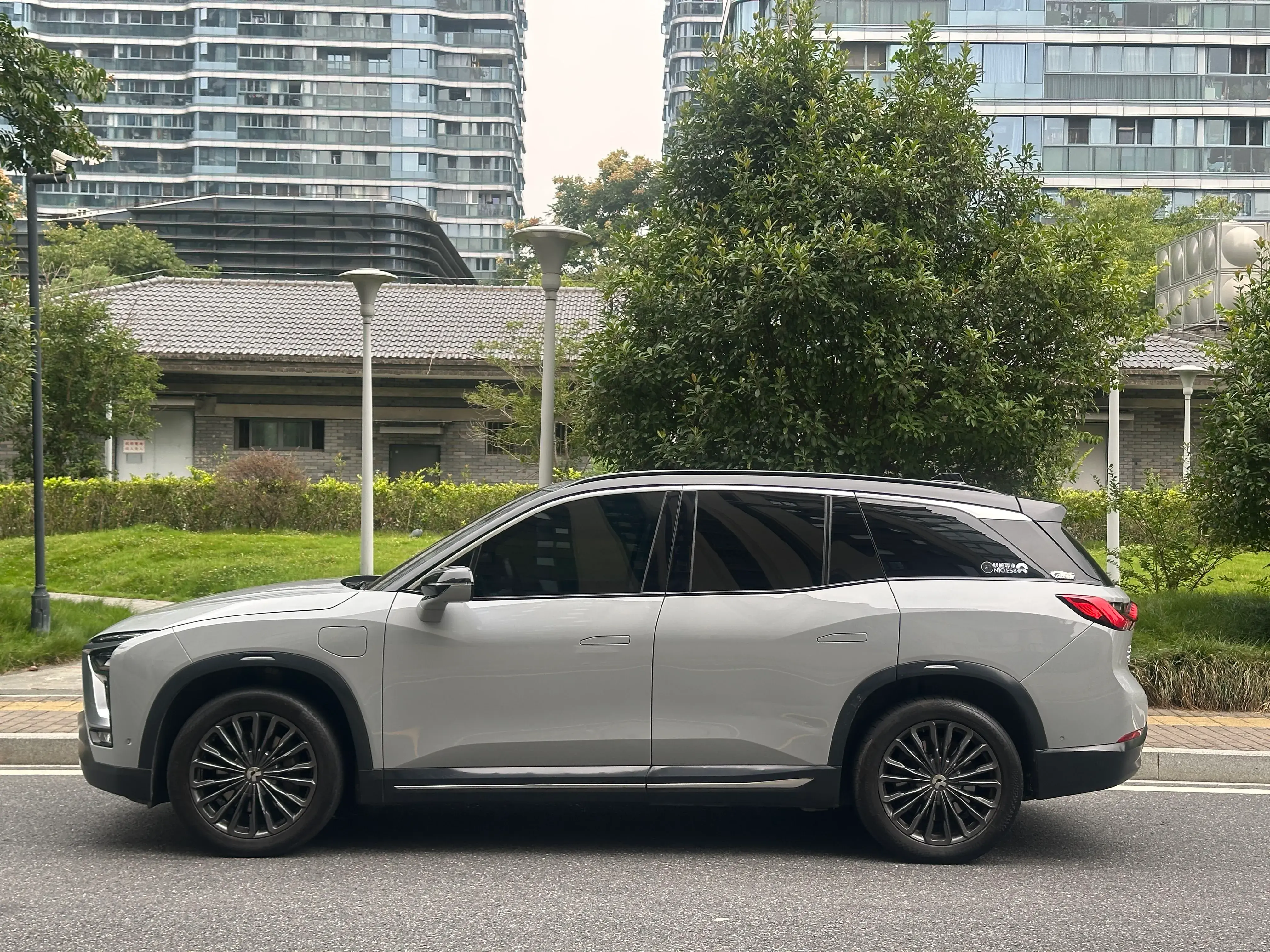 2019 NIO ES6 thumbnail 3