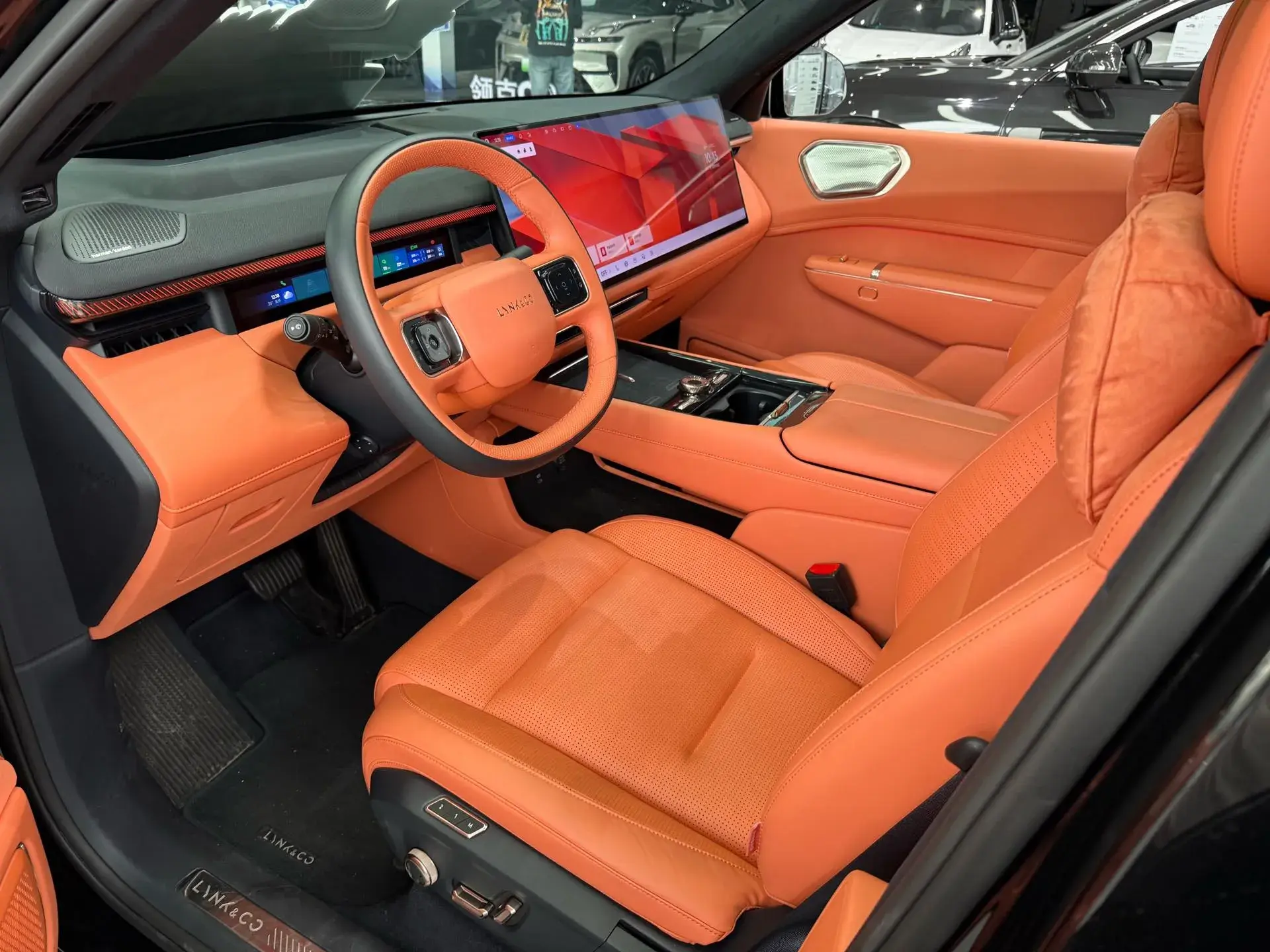 2025 LYNK&CO 900 thumbnail 3