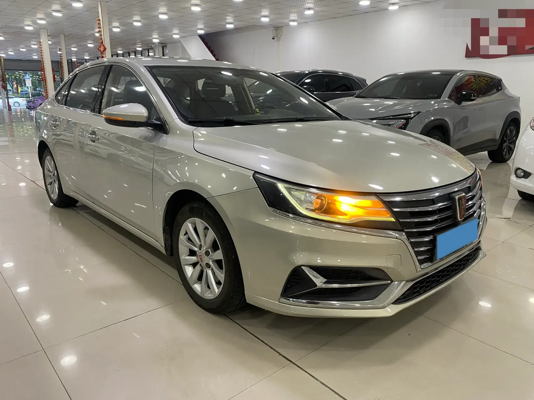 2017 ROEWE I6 thumbnail 2