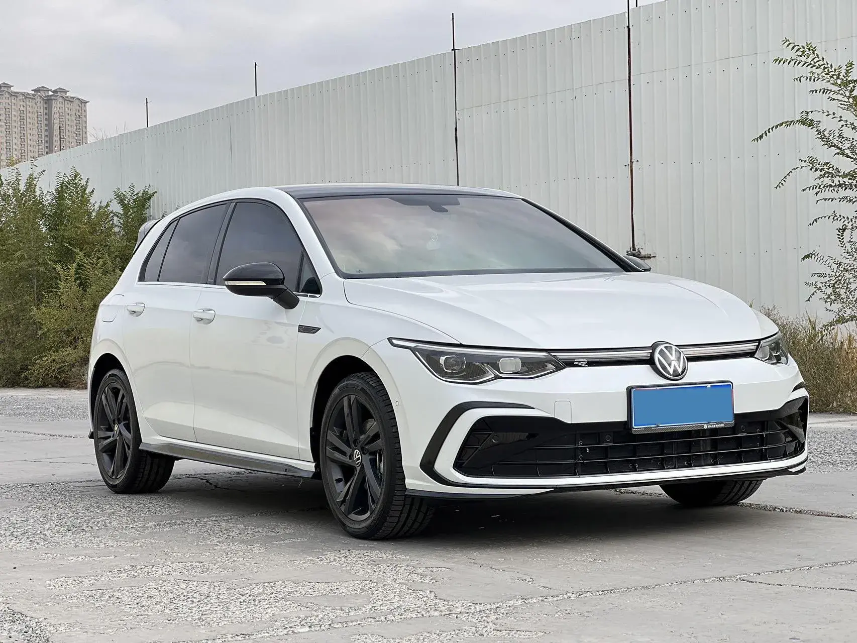 2023 VOLKSWAGEN GOLF thumbnail 3