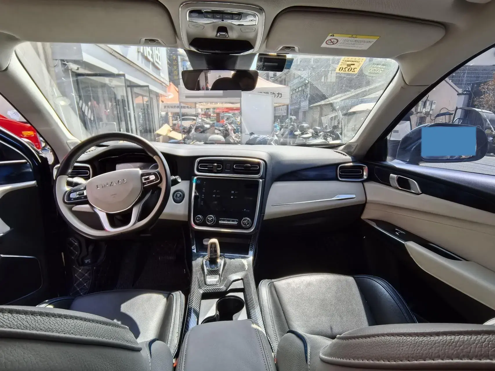 2018 LYNK&CO 01 thumbnail 4