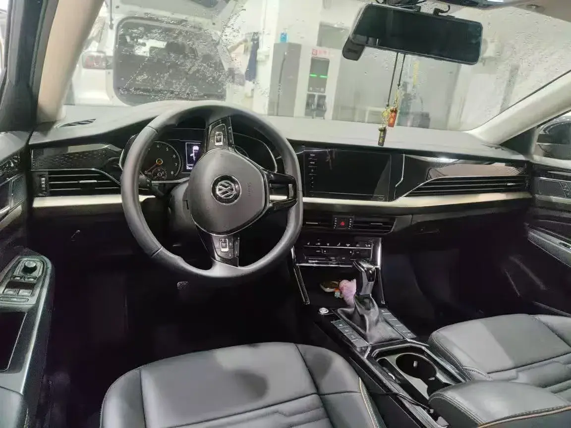 2020 VOLKSWAGEN PASSAT thumbnail 3