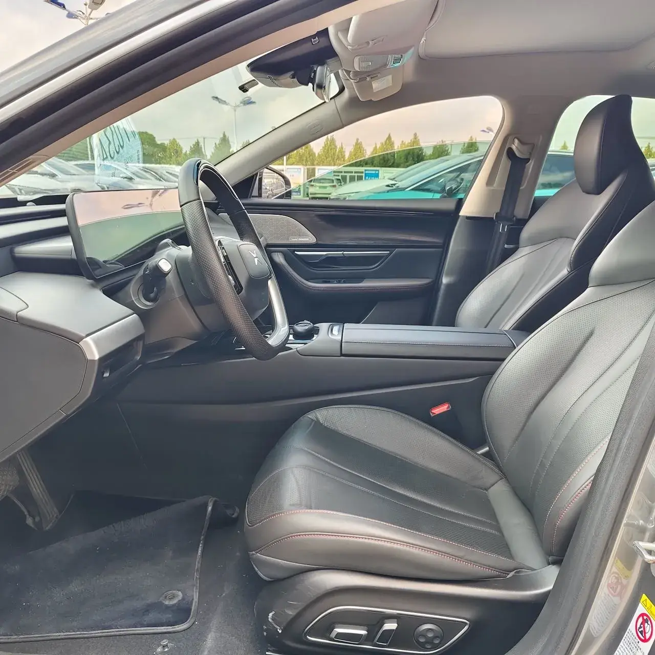 2020 XPENG P7 thumbnail 4