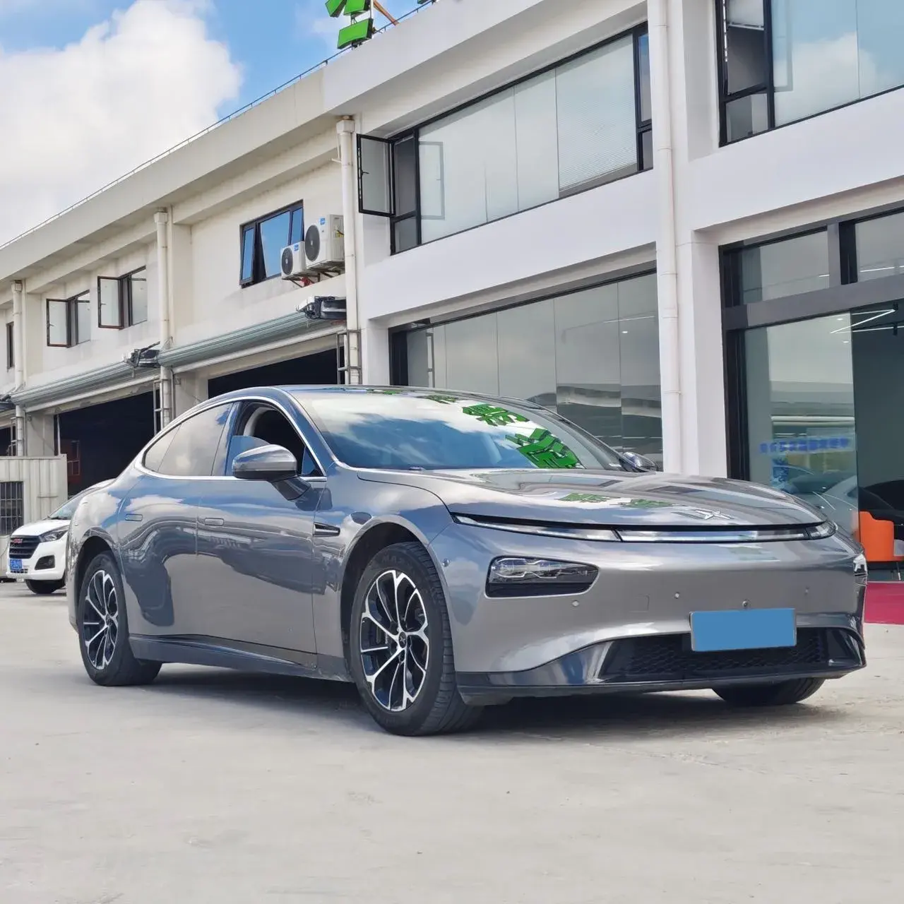 2020 XPENG P7 thumbnail 2