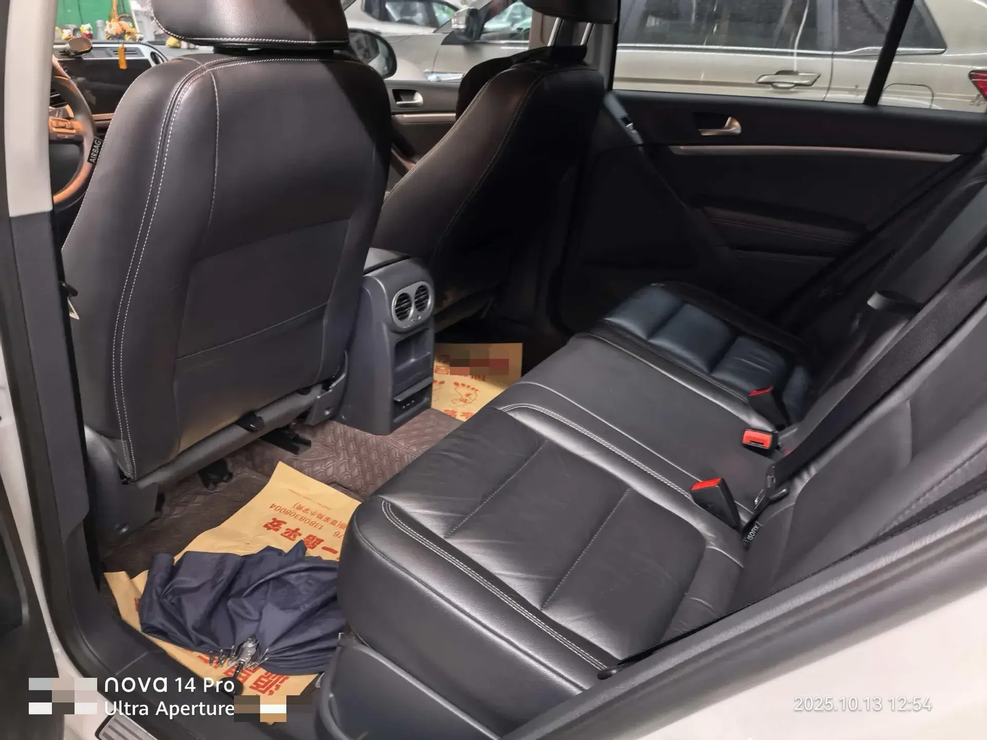 2017 VOLKSWAGEN TIGUAN thumbnail 3