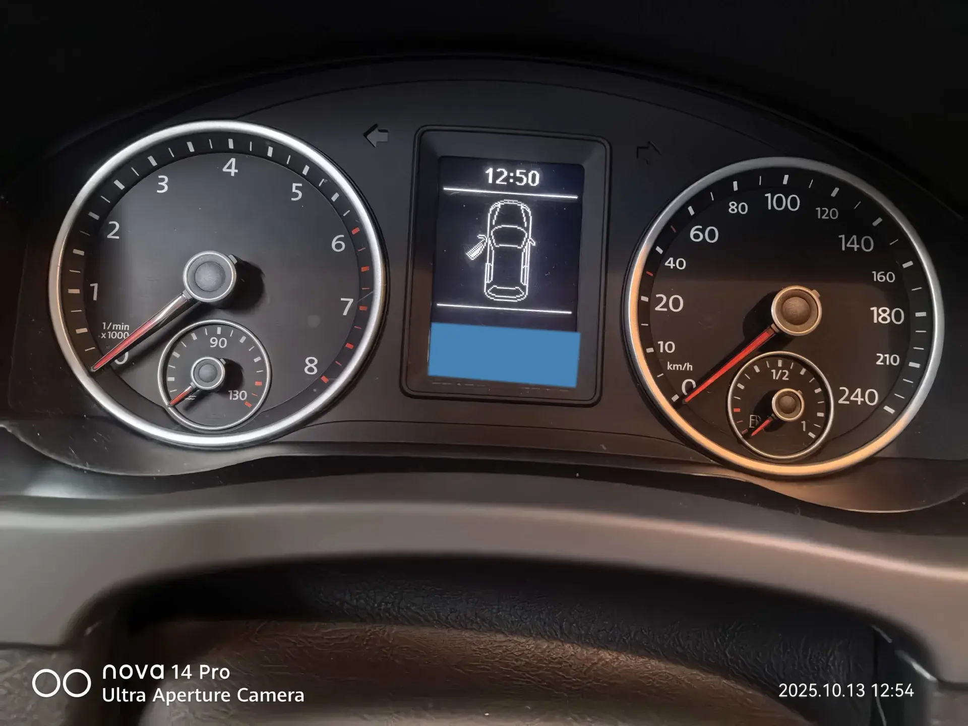 2017 VOLKSWAGEN TIGUAN thumbnail 4