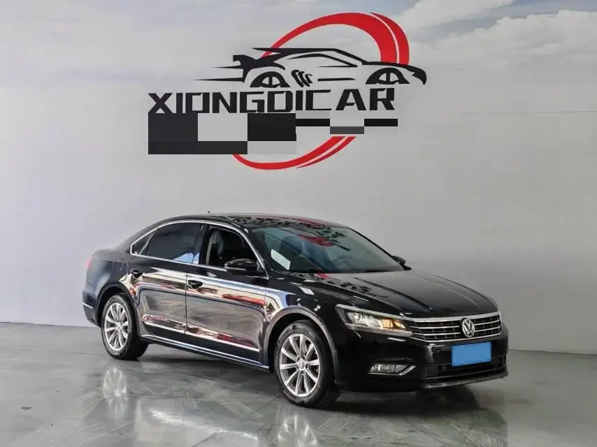 2017 VOLKSWAGEN PASSAT thumbnail 4